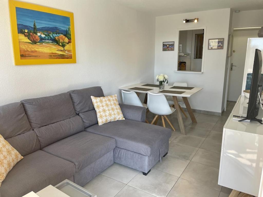 Apartment Newly Renovated Aircond-Wifi-Pool-Sea View-150M To Beaches- Saint Aygulf Eksteriør billede